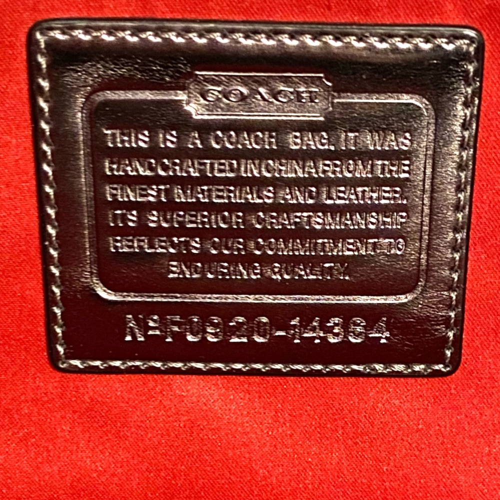 NWOT Coach 2009 Blk. Sateen “Poppy” Authentic in perfect condition. 15 x 10 in. - Picture 6 of 16